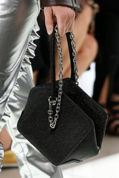 Look 70